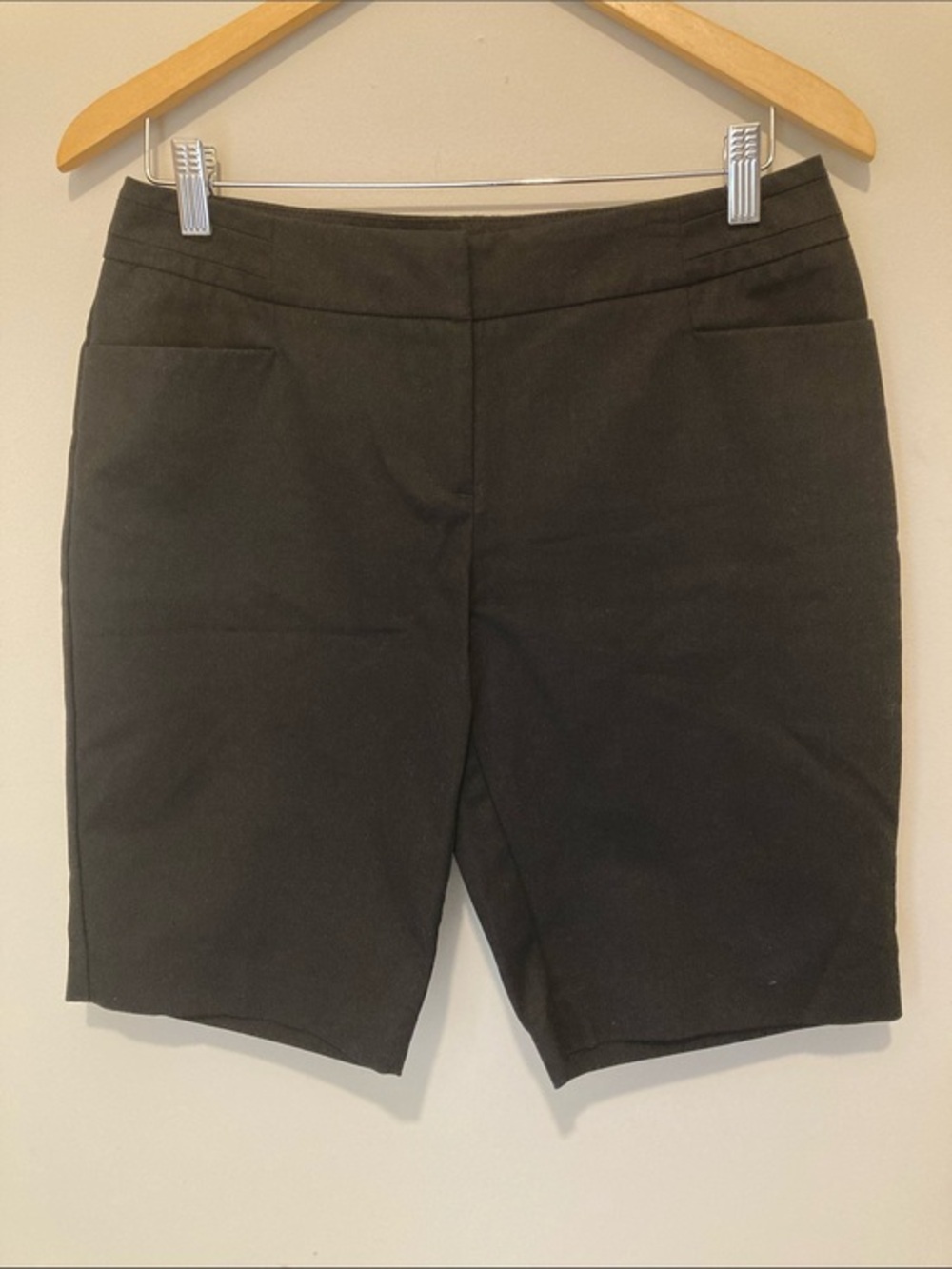 Apt 9 10in inseam Women's Black Stretch Bermuda Shorts Sz 6